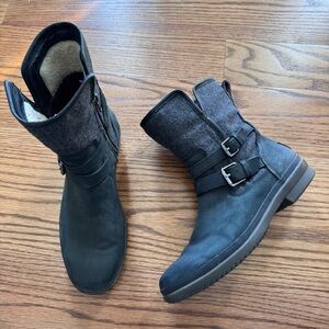 UGG Simmens Waterproof Leather Boot size 9.5 Black leather and grey wool